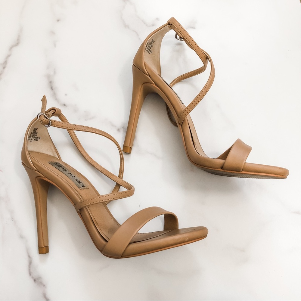5.5 Steve Madden Nude Heels
